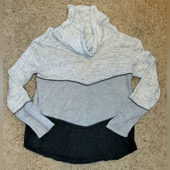 Maurices colorblock cowl neck sweater size medium - Picture 1 of 2